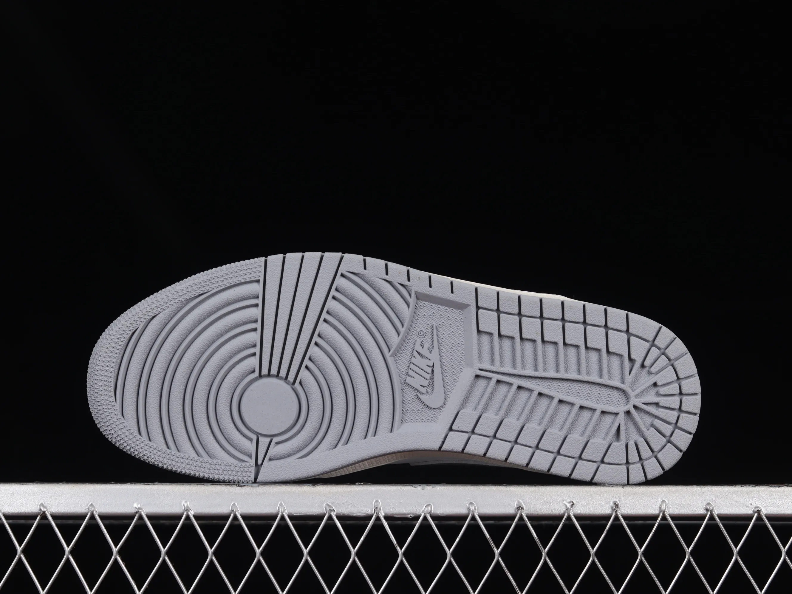 All categories Air Jordan Jordan series basketball shoes Air Jordan 1 Mid Air Jordan 1 Mid "Vintage Grey" AJ1 Joe 1 white gray first year China basketball shoes 554724-135
